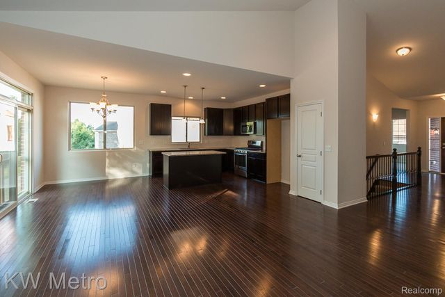 2696 John Bartley Circle, Sterling Heights, MI 48310
