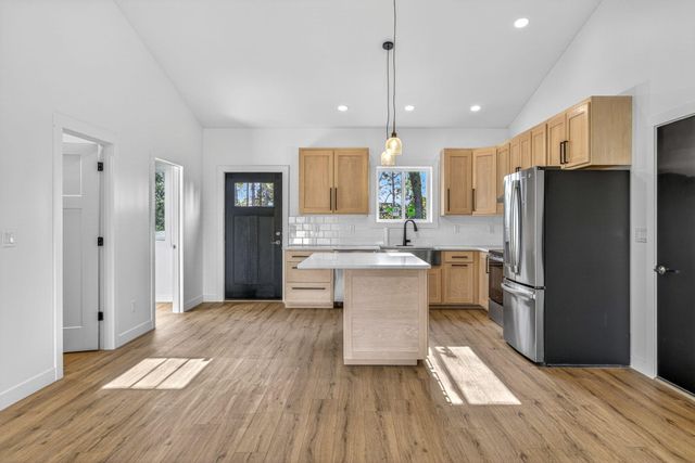 3027 100th Avenue, Hinton Twp, MI 48850