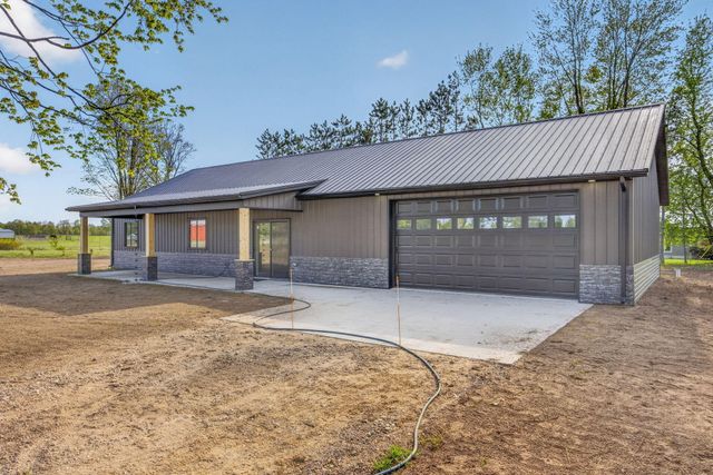 3027 100th Avenue, Hinton Twp, MI 48850
