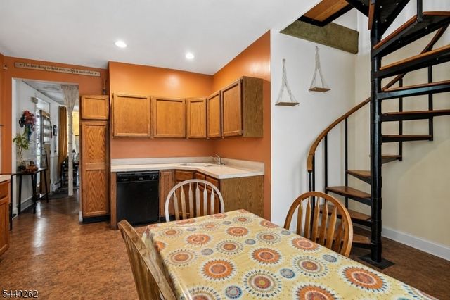 70 Elm St, Montclair Twp., NJ 07042