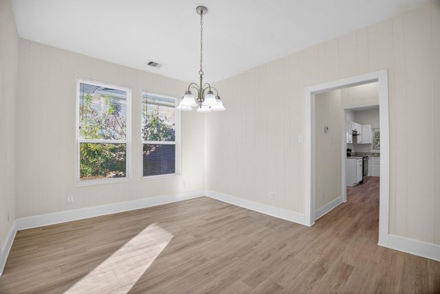 304 W Vulcan Street, Brenham, TX 77833