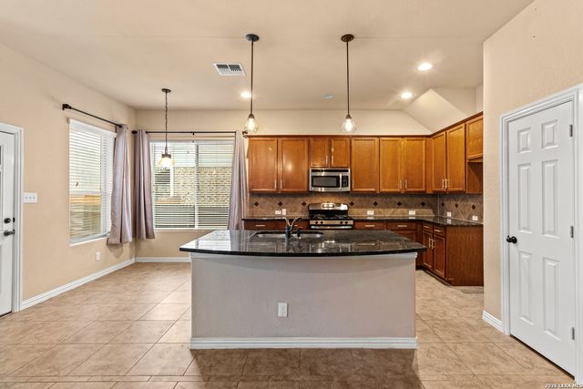 807 RANCH FALLS, San Antonio, TX 78245