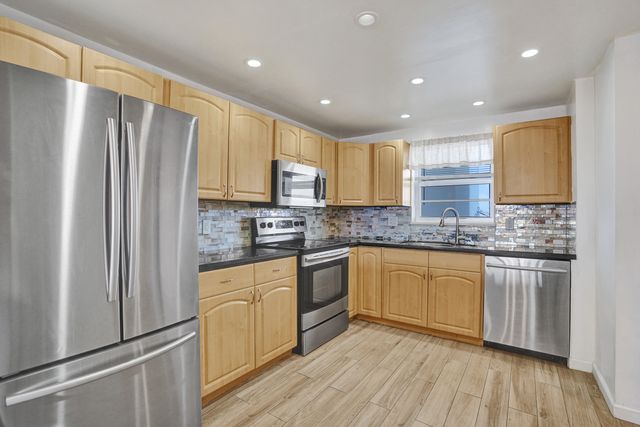 3051 NE 48th Street 702, Fort Lauderdale, FL 33308