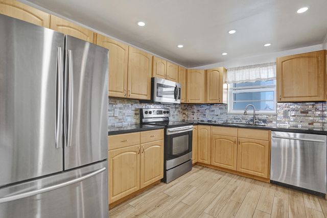 3051 NE 48th Street 702, Fort Lauderdale, FL 33308