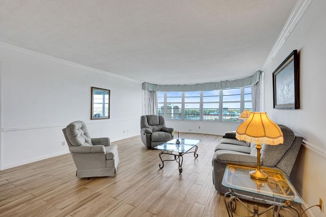 3051 NE 48th Street 702, Fort Lauderdale, FL 33308