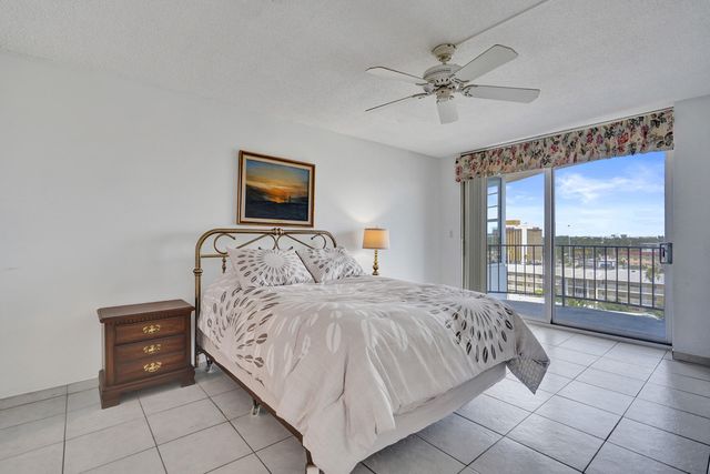 3051 NE 48th Street 702, Fort Lauderdale, FL 33308