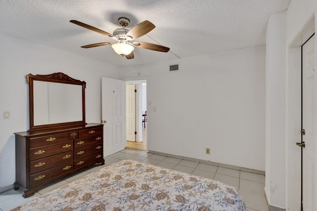 3051 NE 48th Street 702, Fort Lauderdale, FL 33308