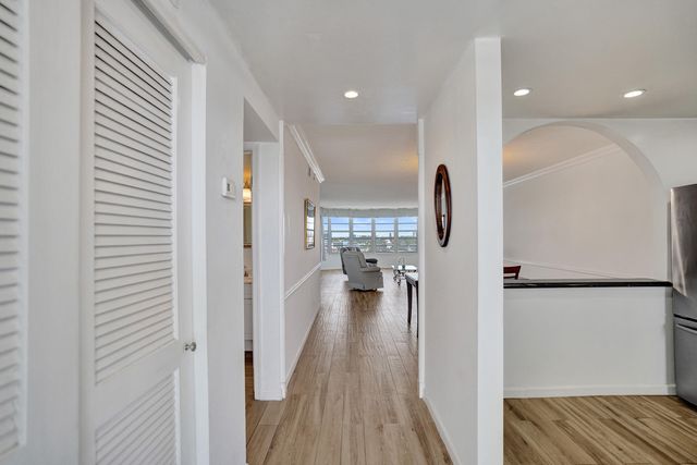 3051 NE 48th Street 702, Fort Lauderdale, FL 33308