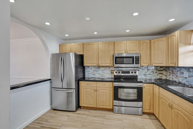 3051 NE 48th Street 702, Fort Lauderdale, FL 33308