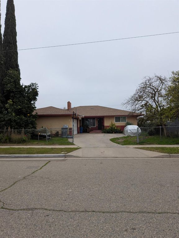 358 E Kaviland Avenue, Fresno, CA 93706
