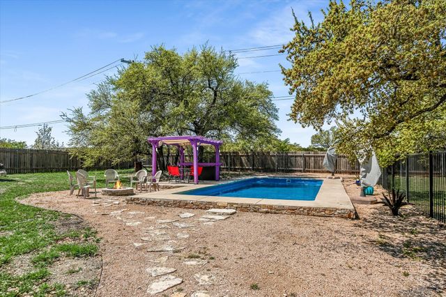 109 Kendra DR, Liberty Hill, TX 78642