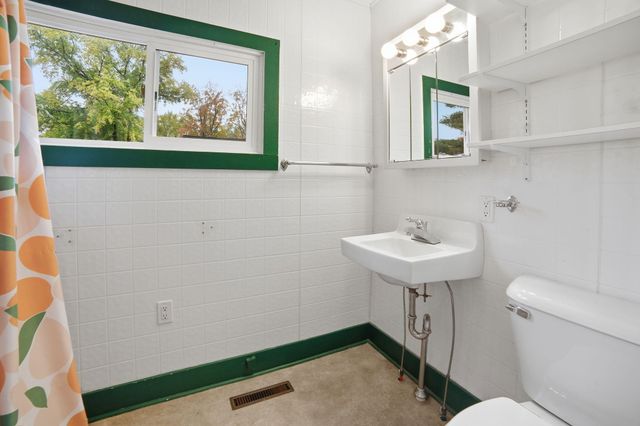 123 W Osceola Avenue, Reed City, MI 49677