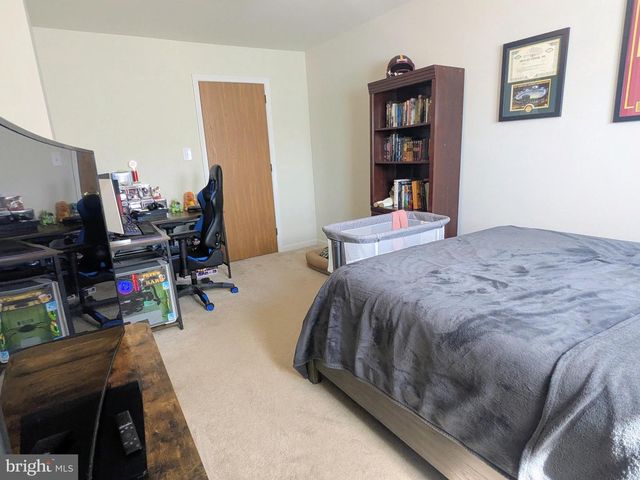 202 ADAMS DR, Womelsdorf, PA 19567