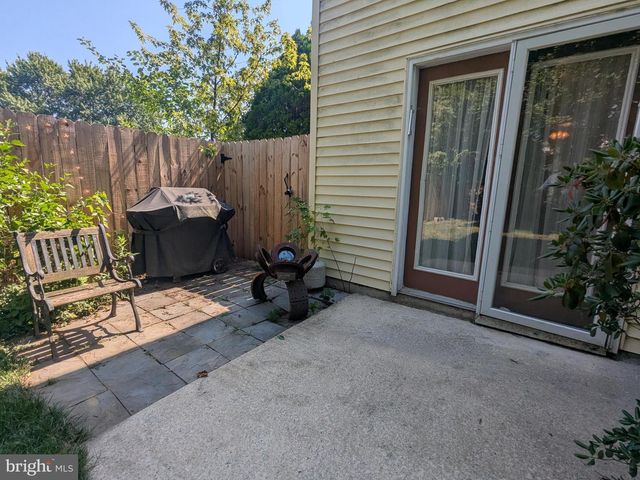202 ADAMS DR, Womelsdorf, PA 19567