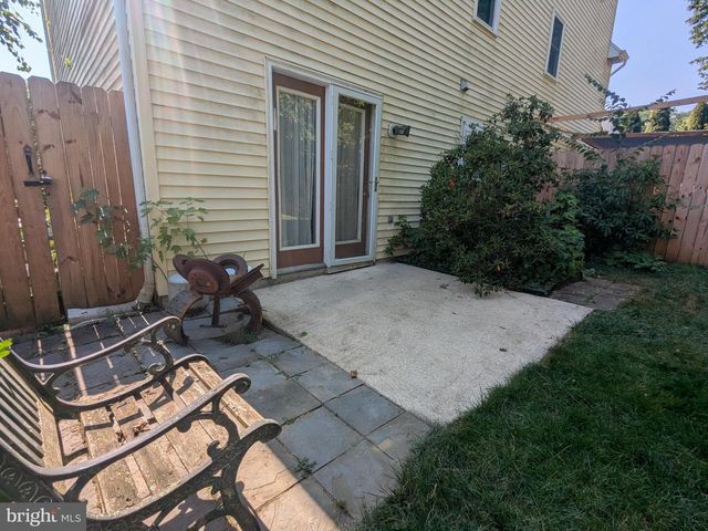 202 ADAMS DR, Womelsdorf, PA 19567