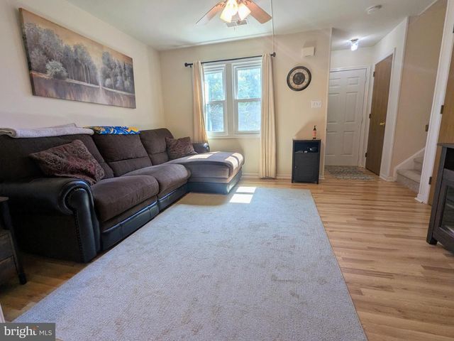 202 ADAMS DR, Womelsdorf, PA 19567