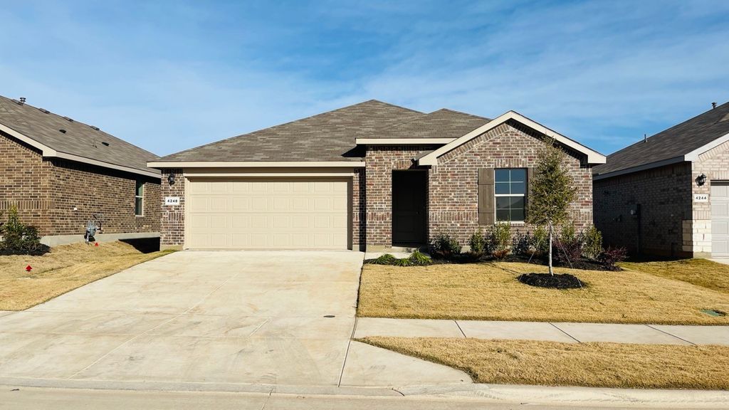 4248 TRICKLING CREEK Lane, Fort Worth, TX 76036