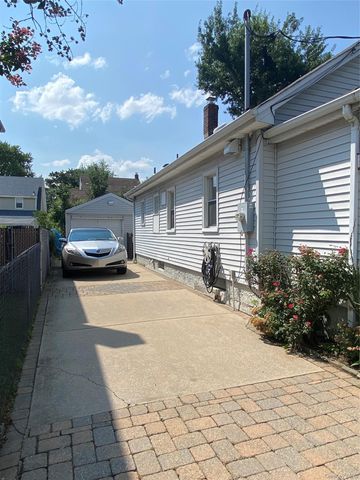 211 Madison Avenue, Franklin Square, NY 11010