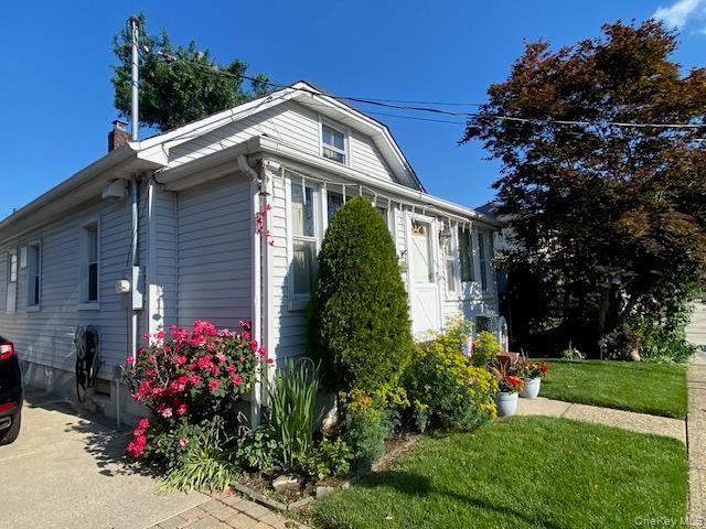 211 Madison Avenue, Franklin Square, NY 11010