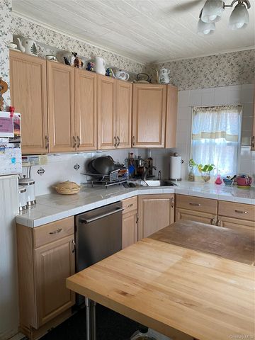 211 Madison Avenue, Franklin Square, NY 11010