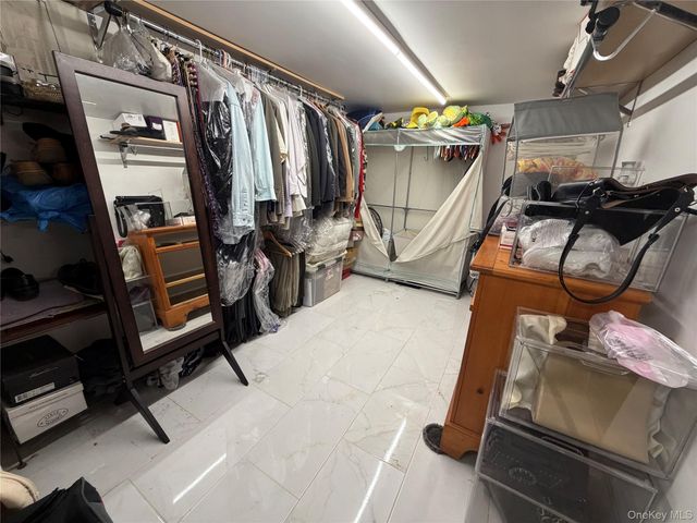 211 Madison Avenue, Franklin Square, NY 11010