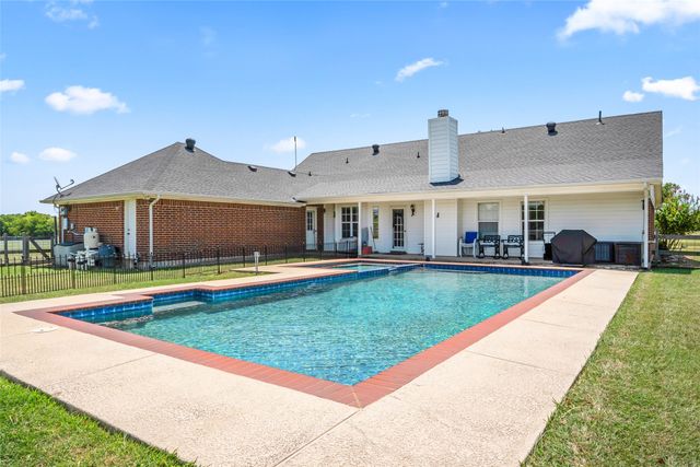 257 Cypress Point Drive, Gunter, TX 75058
