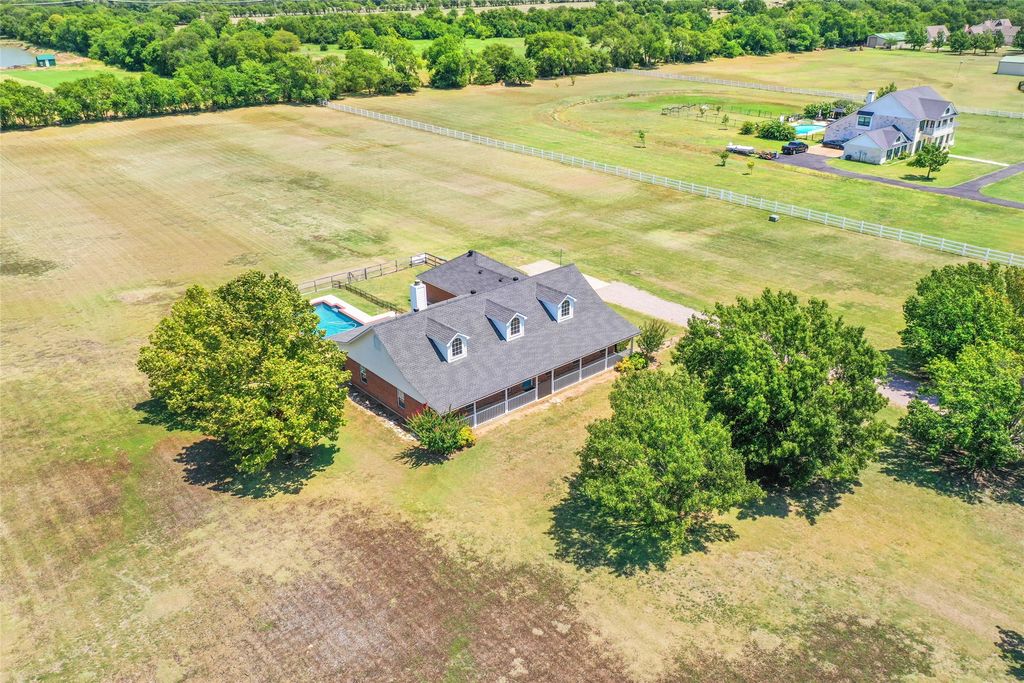 257 Cypress Point Drive, Gunter, TX 75058