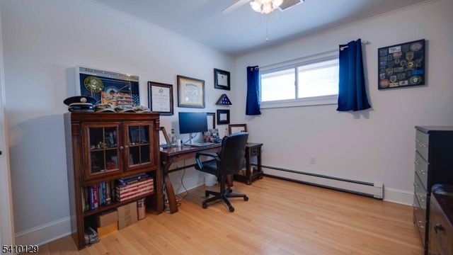 2 Center St, Holland Twp., NJ 08848