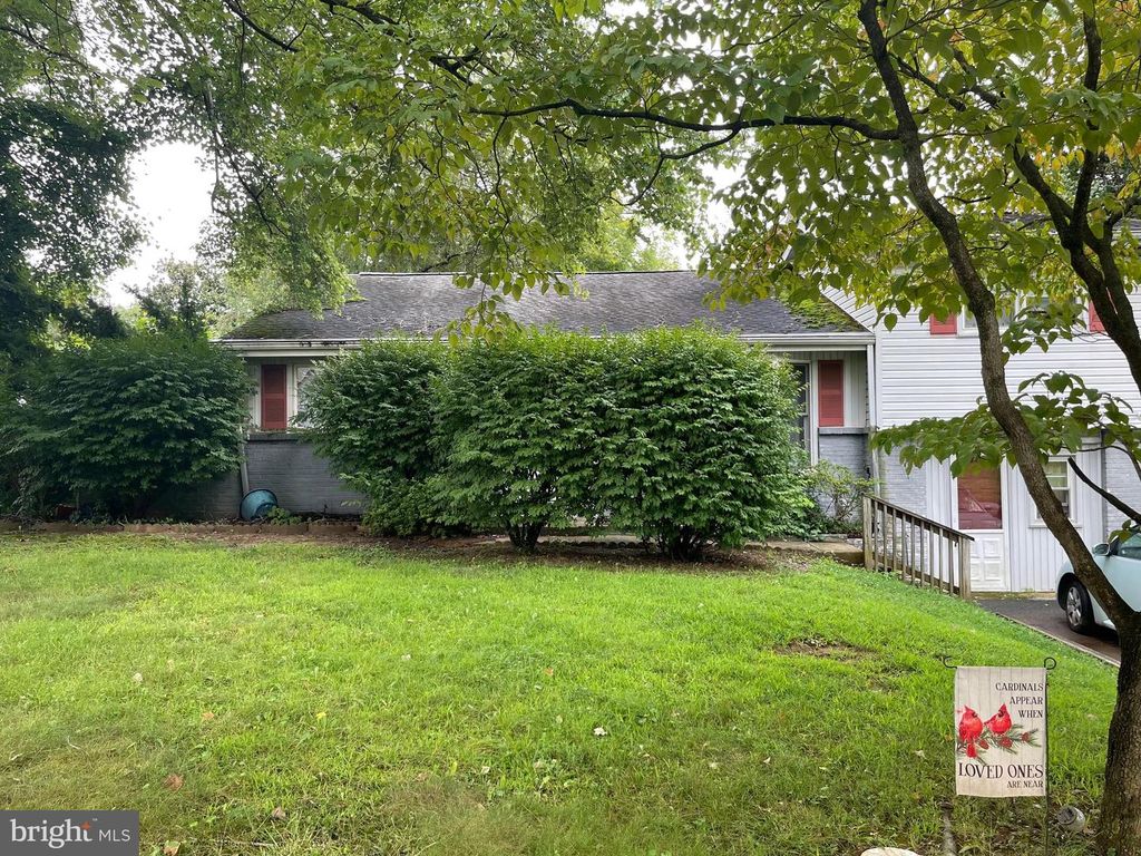 214 WORDSWORTH DR, Wilmington, DE 19808