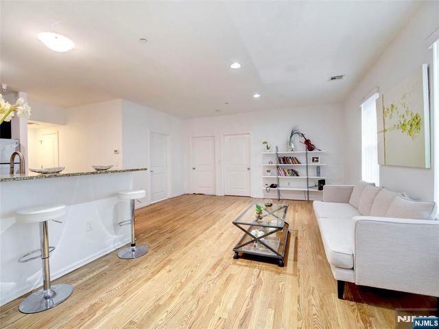 92 Willow Street 3, Bloomfield, NJ 07003
