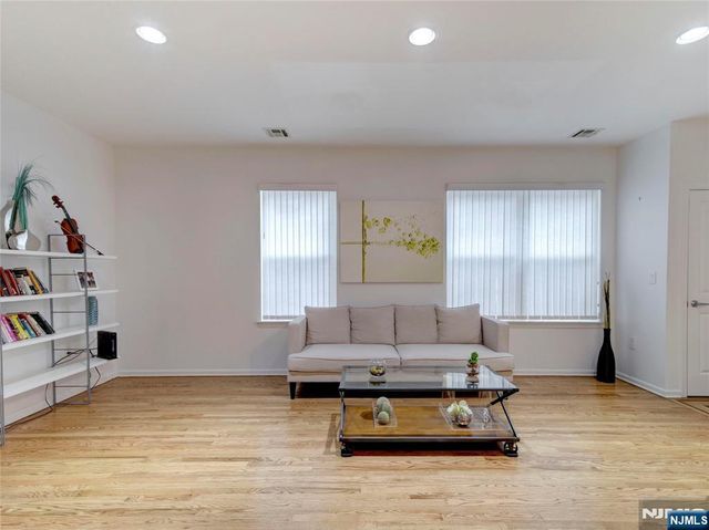 92 Willow Street 3, Bloomfield, NJ 07003