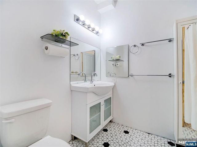 92 Willow Street 3, Bloomfield, NJ 07003