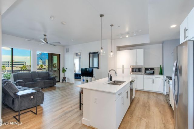 3131 N CENTRAL Avenue 5002, Phoenix, AZ 85012