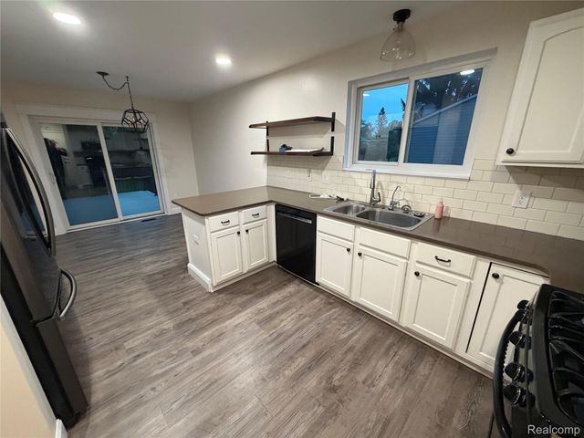 9113 Posey Drive, Northfield Township, MI 48189