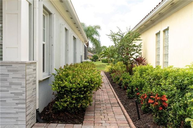 7658 Sicilia CT, Naples, FL 34114