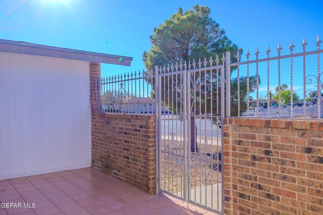 2000 Solano Drive, El Paso, TX 79935