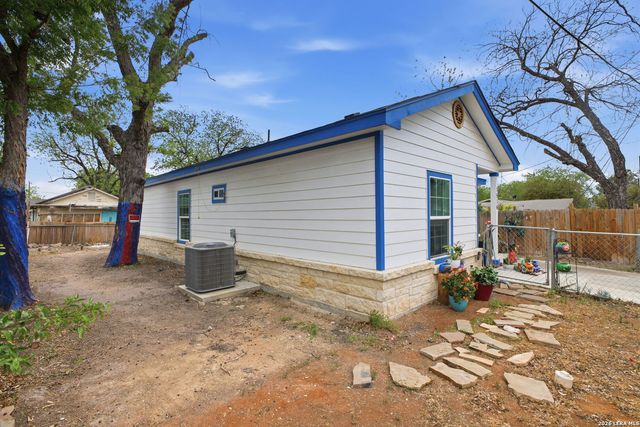 1516 Santiago, San Antonio, TX 78207