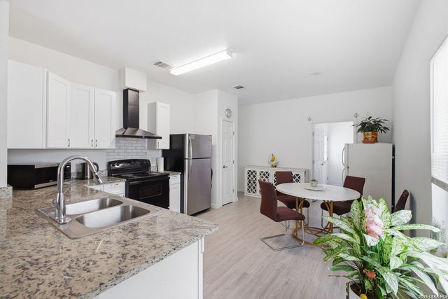 1516 Santiago, San Antonio, TX 78207