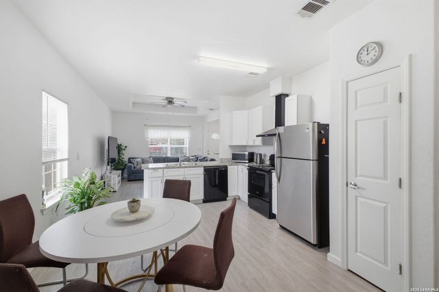 1516 Santiago, San Antonio, TX 78207