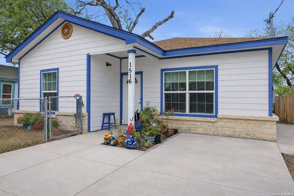 1516 Santiago, San Antonio, TX 78207