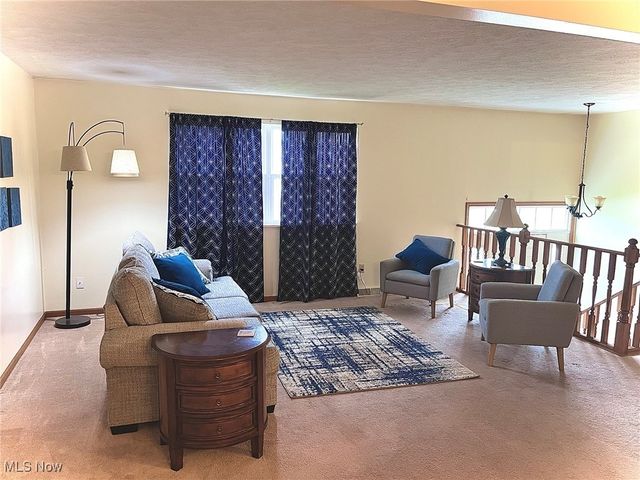 512 Pine Valley Drive, Steubenville, OH 43952