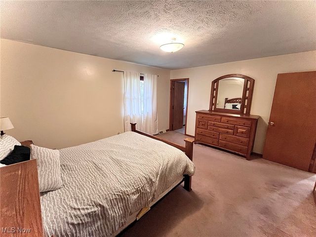 512 Pine Valley Drive, Steubenville, OH 43952