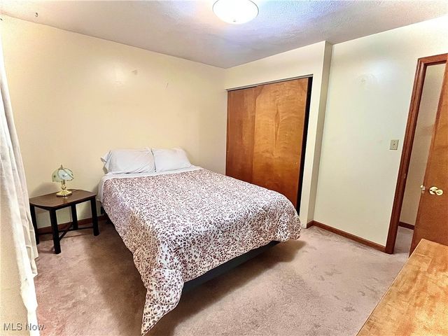 512 Pine Valley Drive, Steubenville, OH 43952