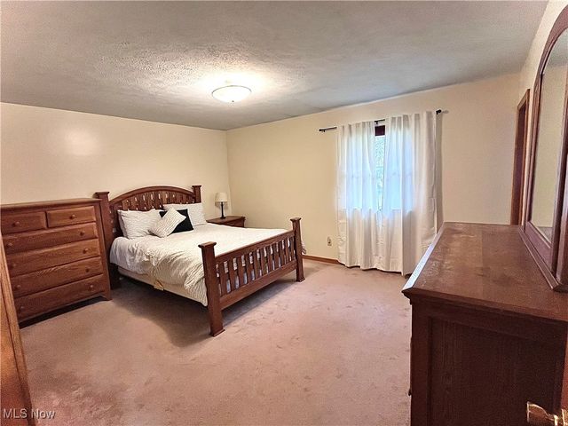 512 Pine Valley Drive, Steubenville, OH 43952