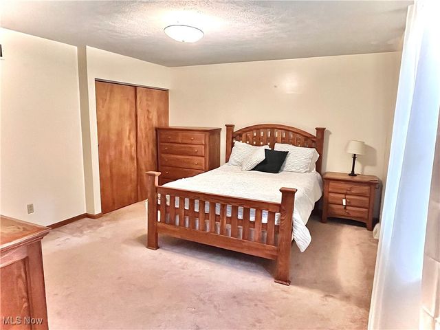 512 Pine Valley Drive, Steubenville, OH 43952