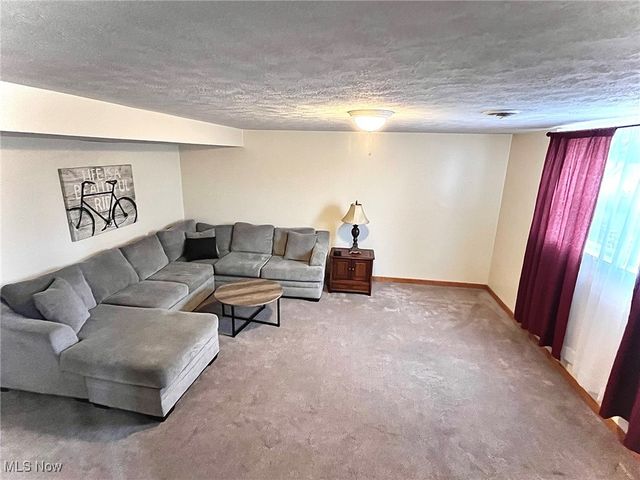 512 Pine Valley Drive, Steubenville, OH 43952