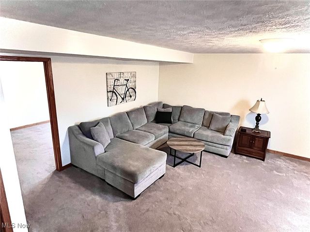 512 Pine Valley Drive, Steubenville, OH 43952