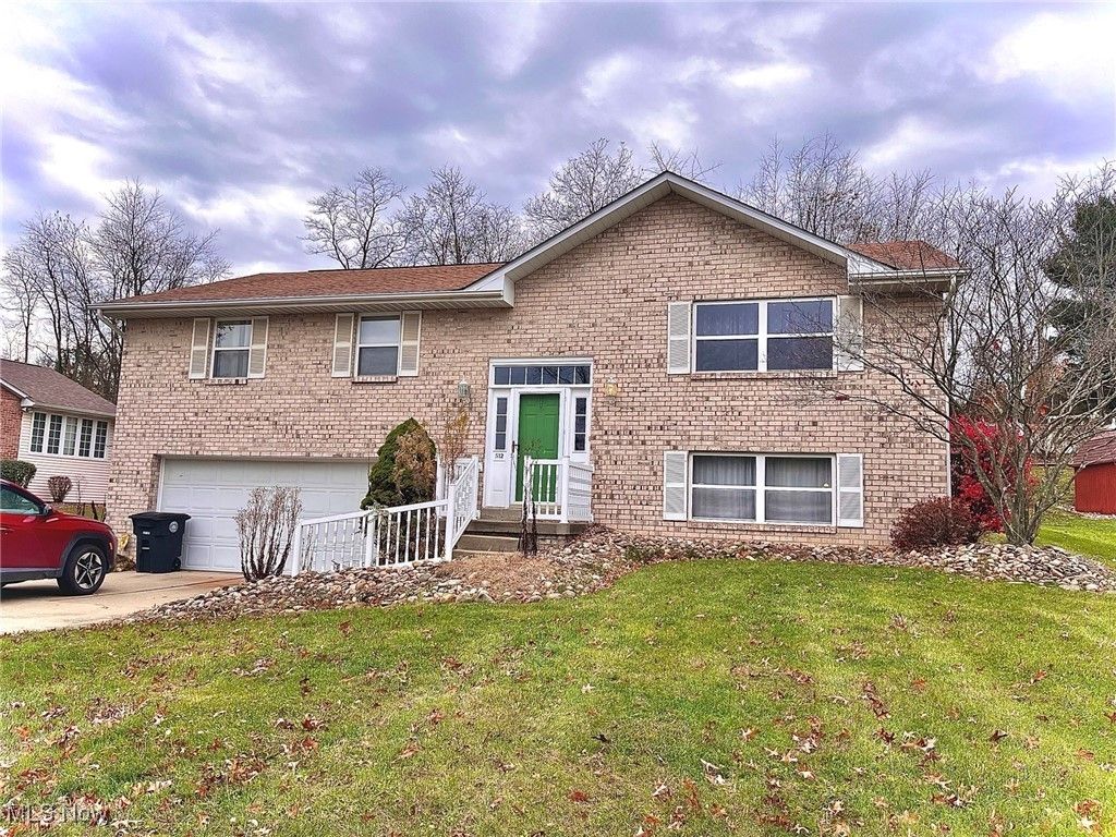 512 Pine Valley Drive, Steubenville, OH 43952