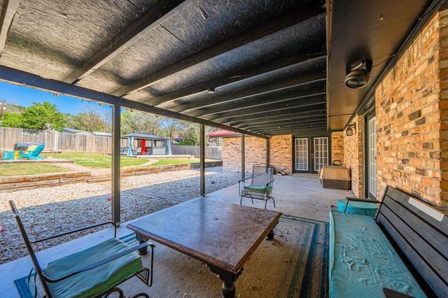 710 N Mockingbird Lane, Kerrville, TX 78028