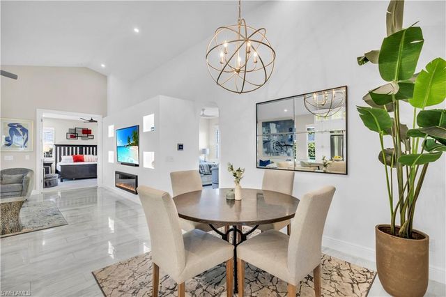 513 96th AVE N, Naples, FL 34108